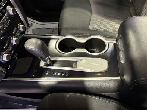 Used 2020 Nissan Pathfinder S image 24