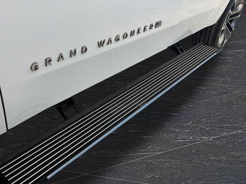 Used 2024 Jeep Grand Wagoneer Series III image 37