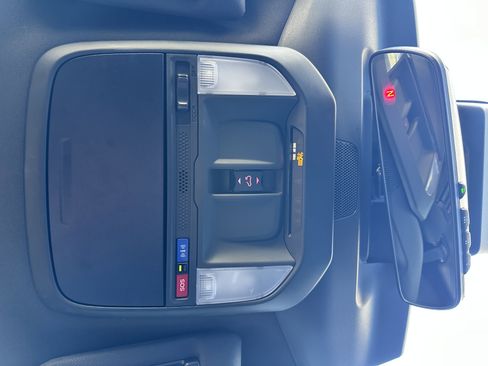 Used 2025 Subaru Forester Sport image 34