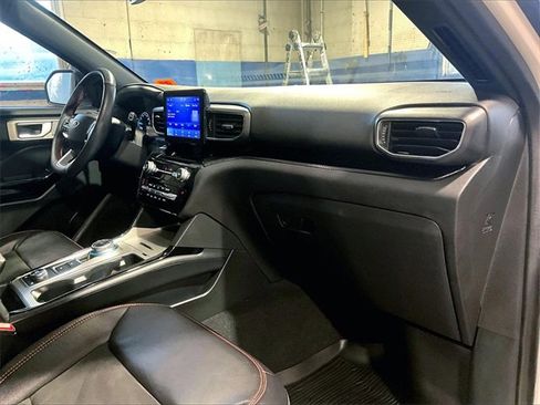 Used 2023 Ford Explorer ST-Line w/ Class IV Trailer Tow Package image 17