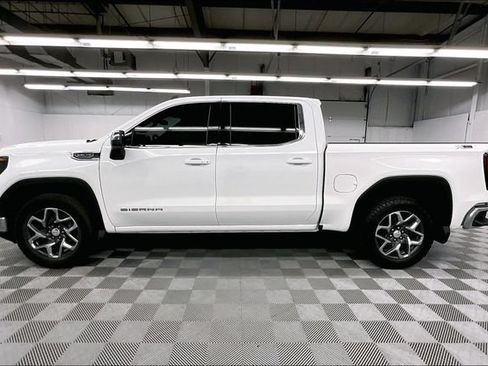 Used 2024 GMC Sierra 1500 SLE w/ Preferred Package AWD/4WD image 15