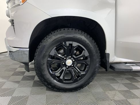 Used 2022 Chevrolet Silverado 1500 LTZ w/ LTZ Premium Package AWD/4WD image 11