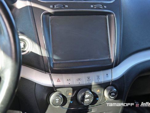 Used 2012 Dodge Journey SXT w/ Navigation & Sound Group I image 5