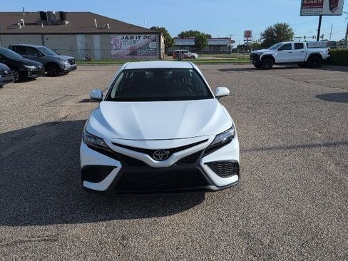 Used 2024 Toyota Camry SE FWD image 15