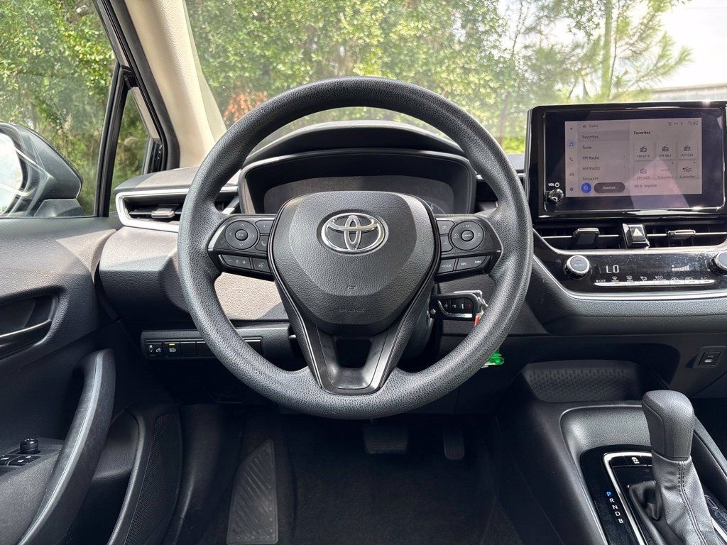 Used 2024 Toyota Corolla LE FWD image 28