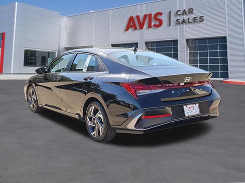 Used 2025 Hyundai Elantra SEL FWD image 9