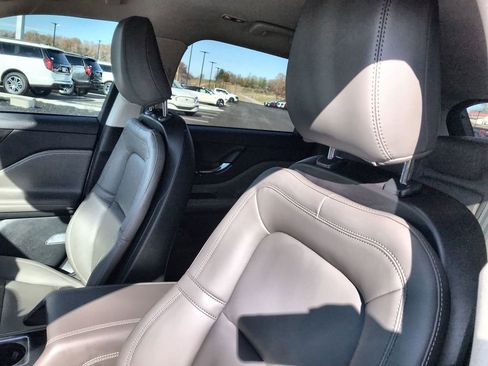 Used 2024 Lincoln Corsair AWD image 11