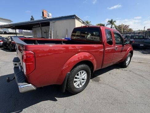 Used 2017 Nissan Frontier SV RWD image 2