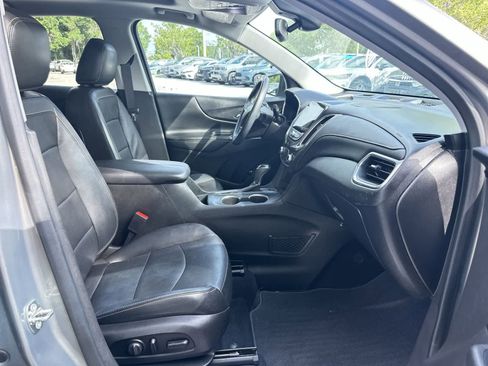 Used 2018 Chevrolet Equinox Premier FWD image 17