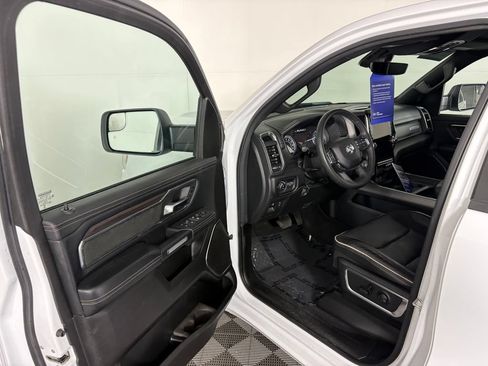 Used 2025 RAM 1500 Laramie AWD/4WD image 11