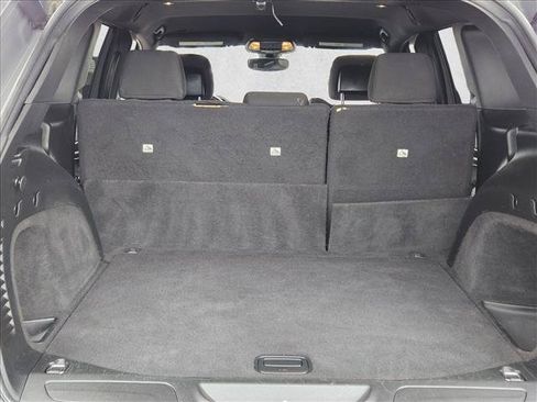 Used 2019 Jeep Grand Cherokee Laredo AWD/4WD image 6