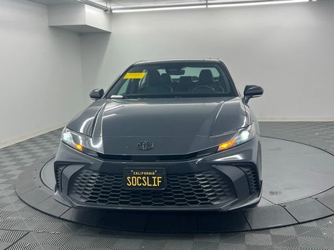 Used 2025 Toyota Camry SE w/ Multimedia Upgrade Package image 5