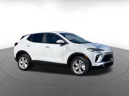 Used 2025 Buick Encore GX Preferred image 2