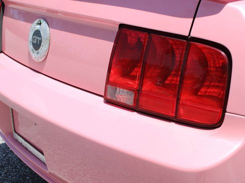 Used 2006 Ford Mustang GT RWD image 39
