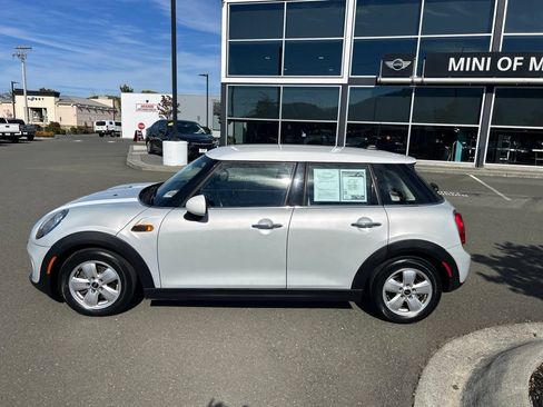 Used 2015 MINI Cooper 4-Door Hardtop FWD image 4