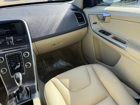 Used 2016 Volvo XC60 T5 Premier image 16