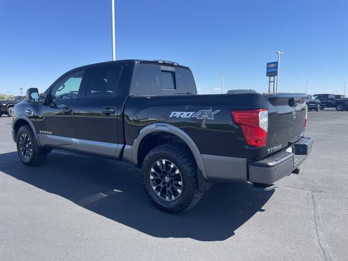 Used 2017 Nissan Titan PRO-4X AWD/4WD image 3