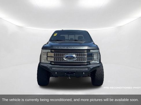 Used 2017 Ford F250 Platinum w/ Platinum Ultimate Package AWD/4WD image 2