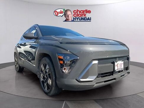 Used 2025 Hyundai Kona SEL FWD image 4