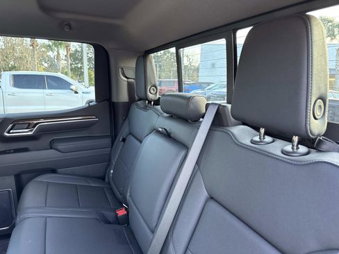 Used 2025 Chevrolet Silverado 1500 LT Trail Boss w/ Convenience Package II image 11