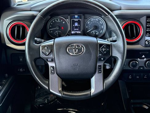 Used 2021 Toyota Tacoma TRD Off-Road w/ Technology Package AWD/4WD image 21