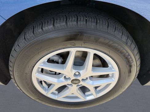 Used 2024 Ford Edge SEL w/ Convenience Package image 9