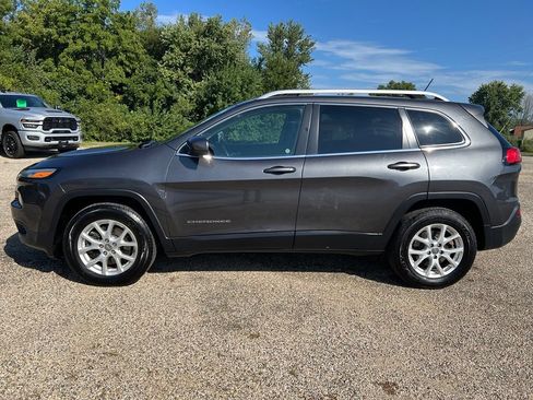 Used 2015 Jeep Cherokee Latitude w/ Cold Weather Group AWD/4WD image 2