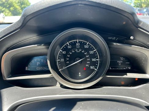 Used 2018 MAZDA MAZDA3 Touring FWD image 11
