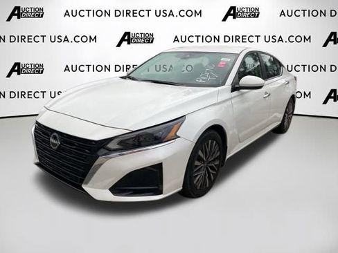 Used 2023 Nissan Altima 2.5 SV image 1