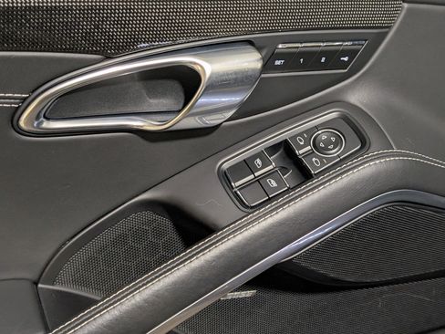Certified 2019 Porsche 911 Targa 4 GTS AWD/4WD image 18