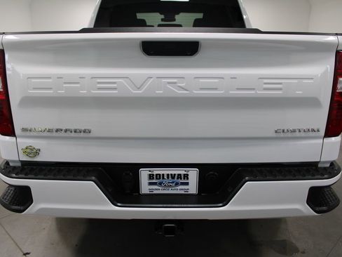 Used 2024 Chevrolet Silverado 1500 Custom image 8