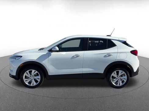 Used 2025 Buick Encore GX Preferred AWD/4WD image 9