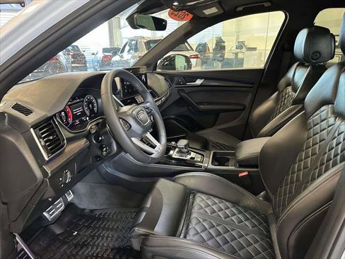 Used 2025 Audi SQ5 Premium Plus w/ Premium Plus Package image 14
