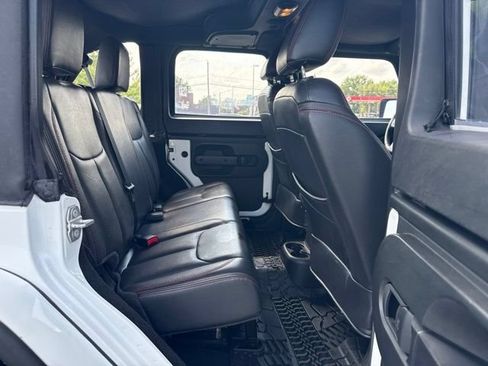 Used 2017 Jeep Wrangler Unlimited Sport w/ Connectivity Group AWD/4WD image 10