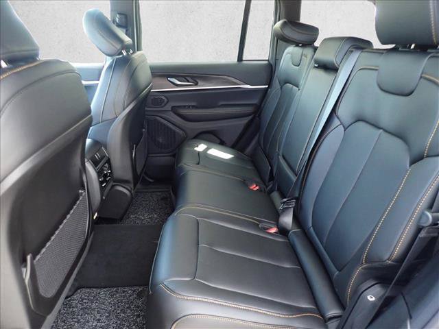 New 2026 Jeep Grand Cherokee Limited AWD/4WD image 10