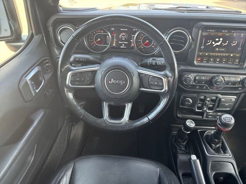 Used 2022 Jeep Wrangler Unlimited Sahara image 18