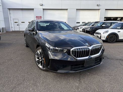Used 2025 BMW i5 xDrive40 w/ M Sport Package image 2
