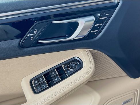 New 2026 Porsche Macan image 20