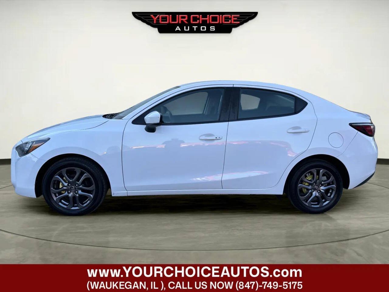 Used 2019 Toyota Yaris LE FWD image 2