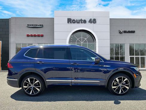 Used 2022 Volkswagen Tiguan SEL R-Line AWD/4WD image 6