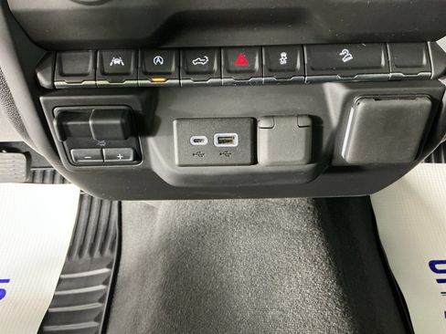 Used 2023 Chevrolet Silverado 1500 Custom Trail Boss w/ LPO, Dark Essentials Package AWD/4WD image 21