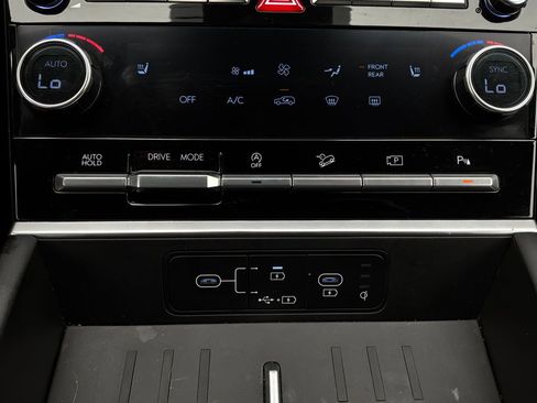 Used 2025 Hyundai Santa Fe SEL FWD image 25