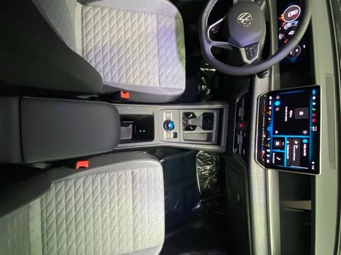 New 2026 Volkswagen Tiguan S image 10