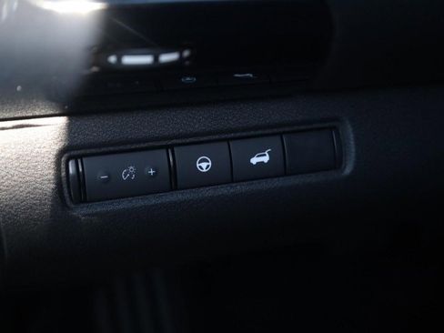 New 2025 Nissan Pathfinder SV w/ Black Appearance Package image 12