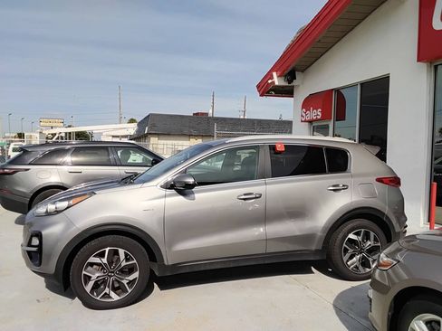 Used 2020 Kia Sportage EX AWD/4WD image 4