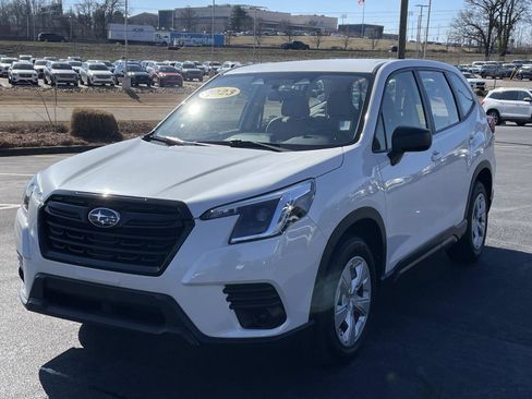 Used 2023 Subaru Forester image 3