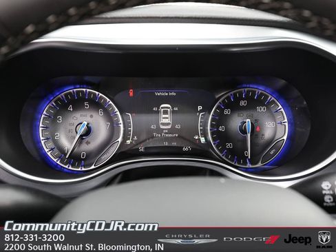 New 2026 Chrysler Pacifica Limited FWD image 13
