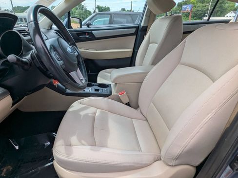 Used 2017 Subaru Legacy 2.5i Premium AWD/4WD image 9