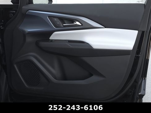 Used 2025 Chevrolet Equinox EV LT image 38