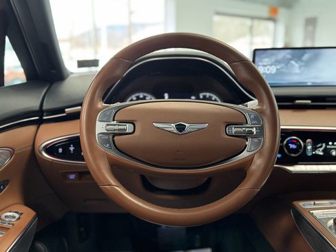 Used 2022 Genesis GV70 2.5T w/ Advanced Package image 20